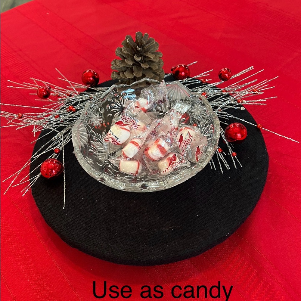 Mikasa Crystal Footed Bowl 
Pattern Snowflakes Decor not included